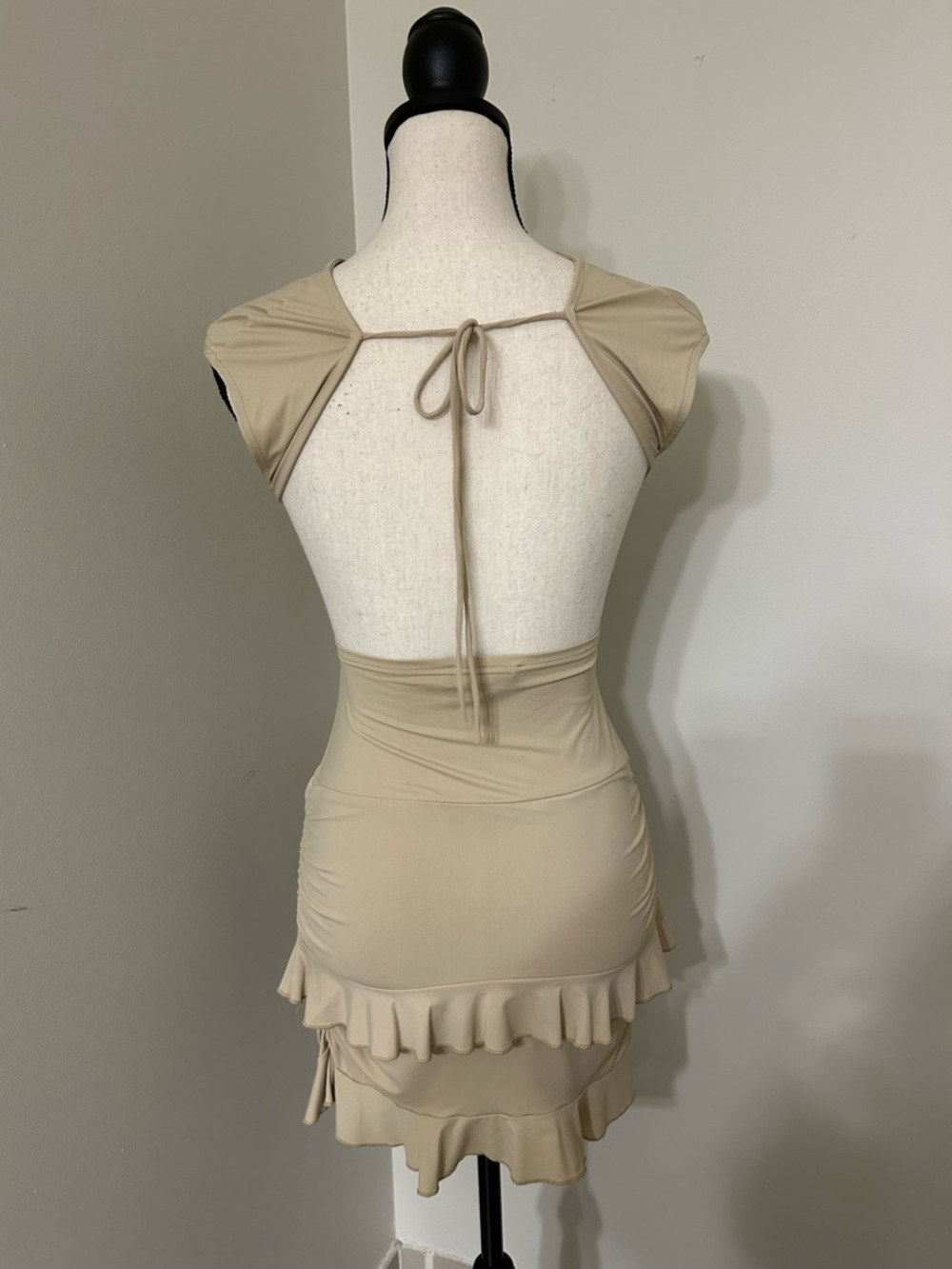 Lioness Beige Sleeveless Ruched Ruffle Mini Dress, Open Back Tie, Stretch SZ S - Picture 3 of 6